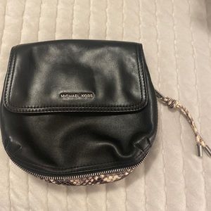 Micheal Kors hand purse
